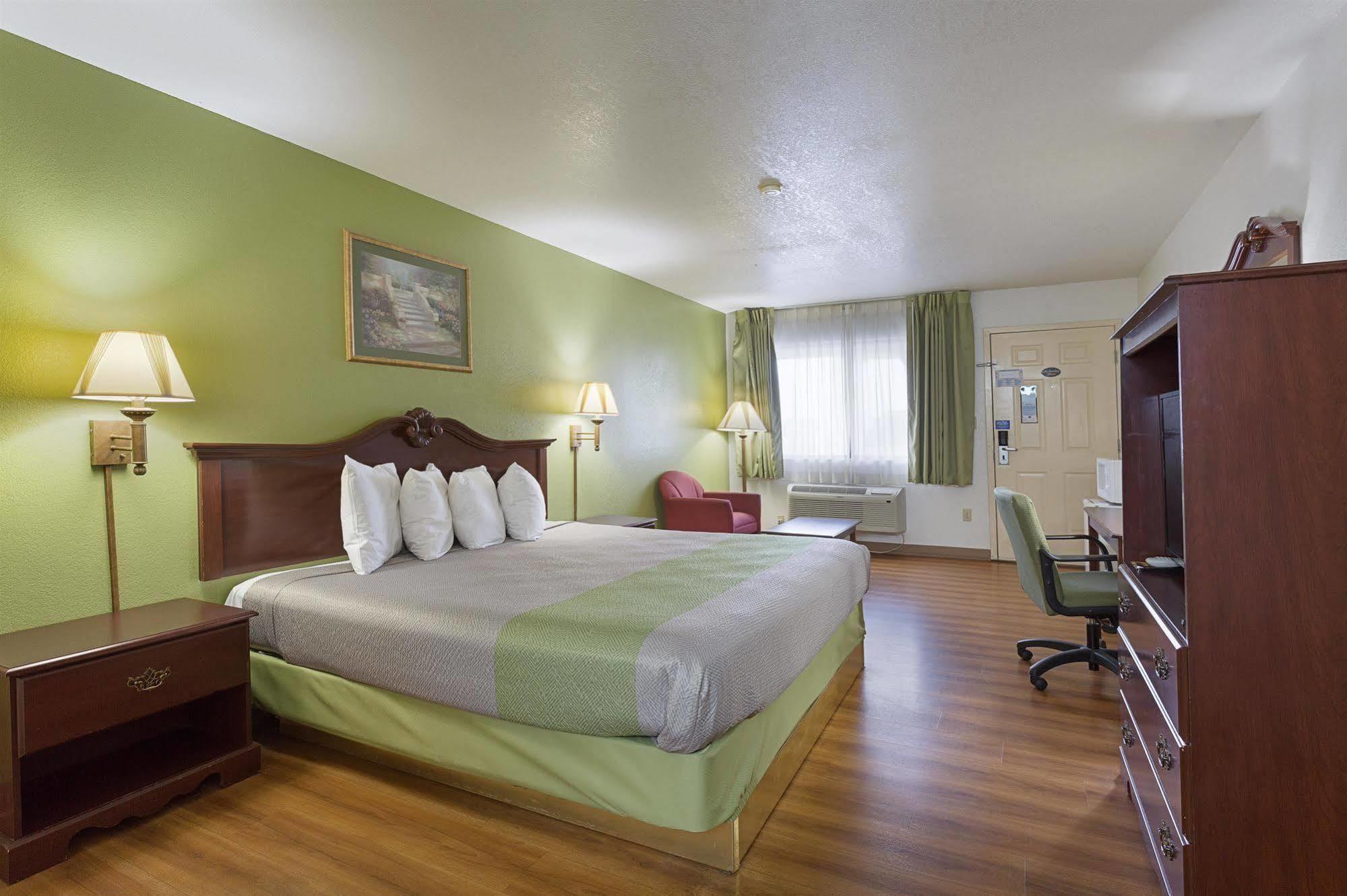 Rodeway Inn Santa Rosa Exterior photo
